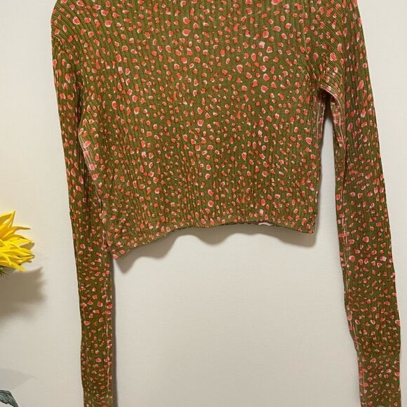 Free People Green Spotted Collared Long Sleeve
Crop - Size XS  NWT - Picture 5 of 6